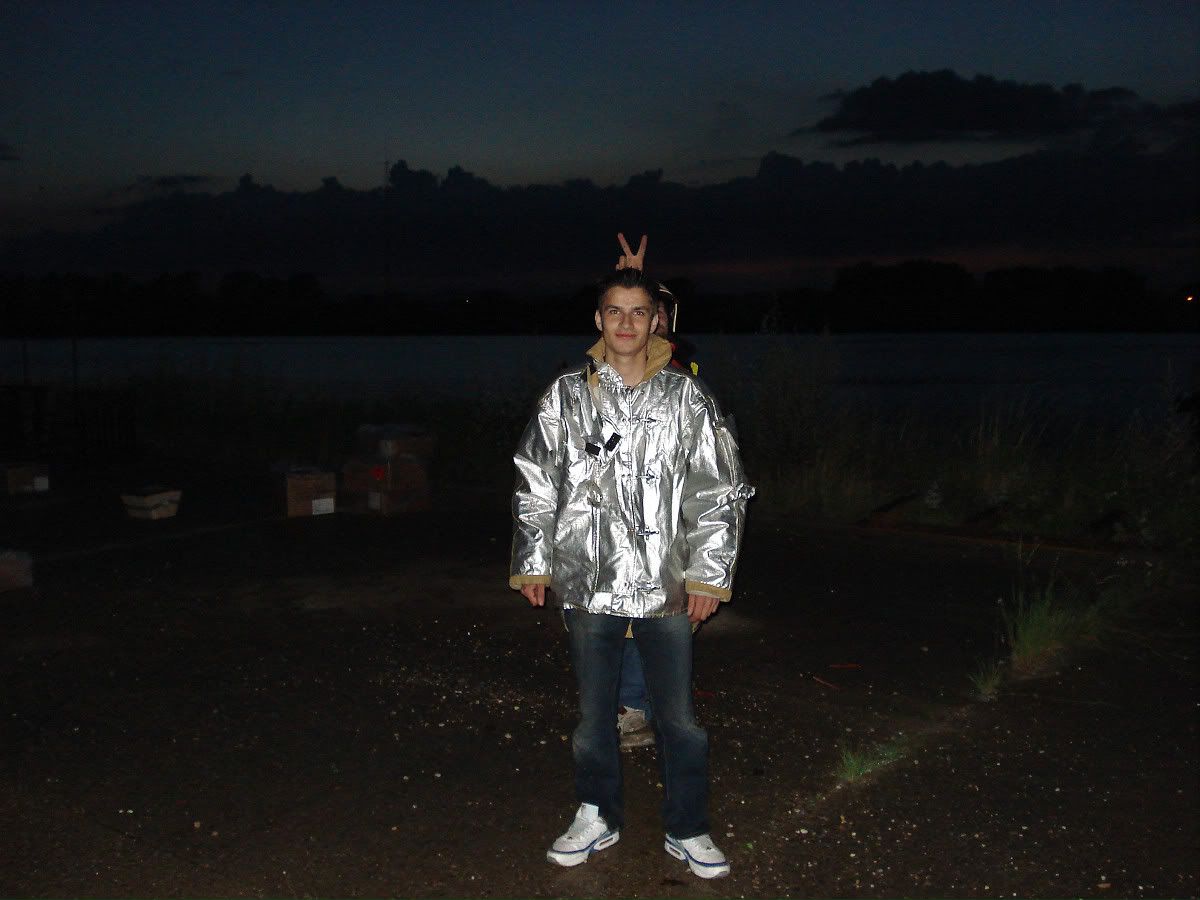 [img width=1024 height=768]http://i31.photobucket.com/albums/c351/fireworkmaster/25%20Jaar%20Triathlon/DSC01323.jpg[/img]