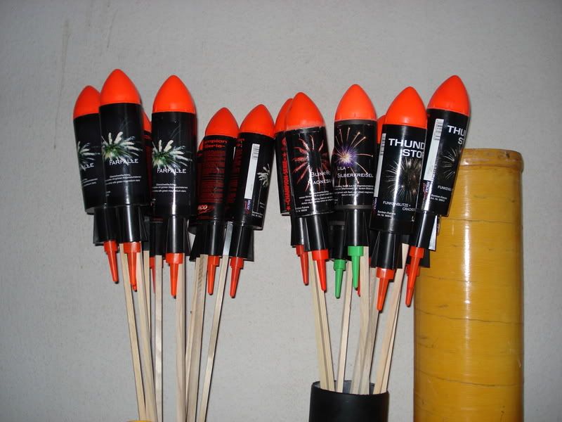 [img width=640 height=480]http://i31.photobucket.com/albums/c351/fireworkmaster/DSC00358.jpg[/img]