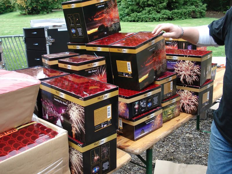 [img width=640 height=480]http://i31.photobucket.com/albums/c351/fireworkmaster/RohanKerkrade27.jpg[/img]