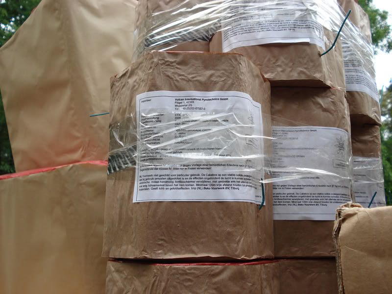 [img width=800 height=600]http://i31.photobucket.com/albums/c351/fireworkmaster/RohanKerkrade29.jpg[/img]