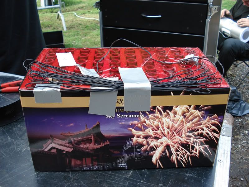 [img width=640 height=480]http://i31.photobucket.com/albums/c351/fireworkmaster/RohanKerkrade53.jpg[/img]
