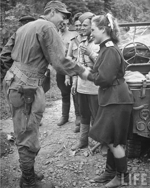 Russian soldiers meet American soldiers in Seoul in 1945 photo Eussian-soldiers-American-soldiers-Seoul-1945_zps435a16d7.jpg