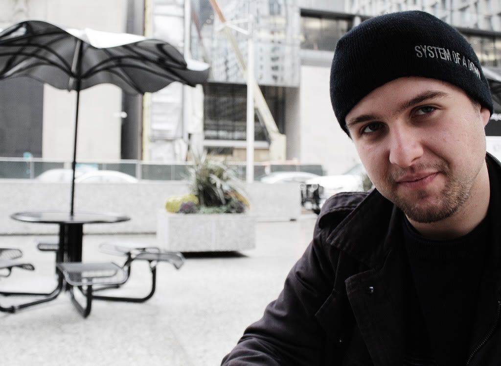 IMAGE: http://i31.photobucket.com/albums/c355/mepunda/Rob1PoTN.jpg