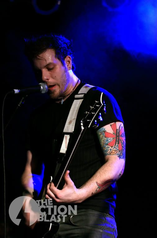 IMAGE: http://i31.photobucket.com/albums/c355/mepunda/The%20Action%20Blast/Eric1sm.jpg