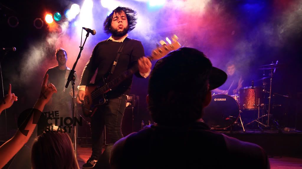 IMAGE: http://i31.photobucket.com/albums/c355/mepunda/The%20Action%20Blast/Group1sm.jpg