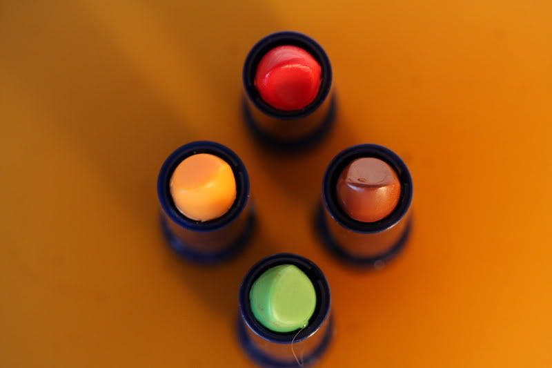 IMAGE: http://i31.photobucket.com/albums/c358/vectorcafe/0401web.jpg