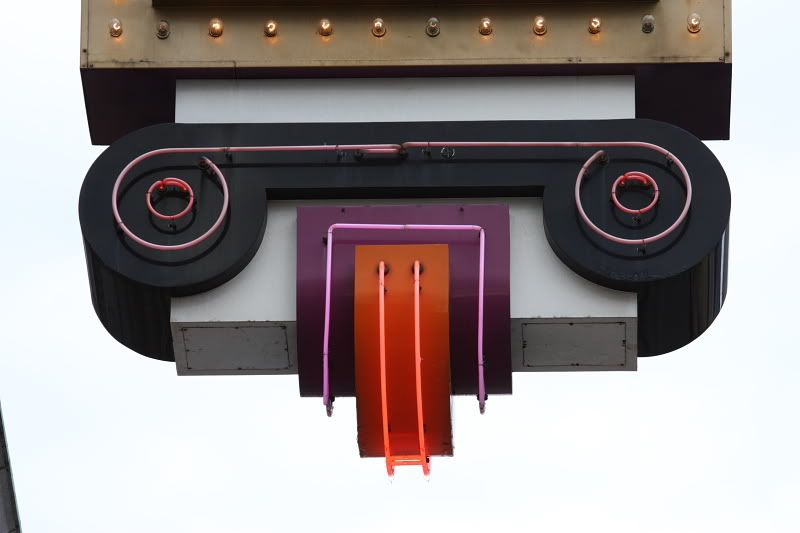 IMAGE: http://i31.photobucket.com/albums/c358/vectorcafe/70-2001ST800px0006.jpg