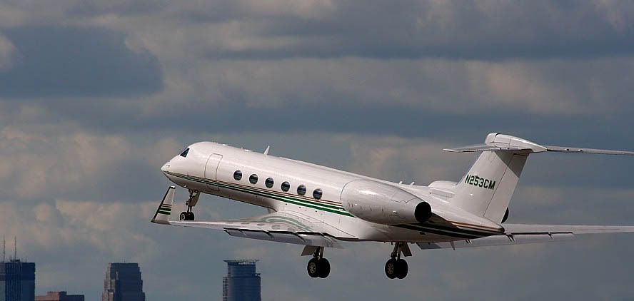 IMAGE: http://i31.photobucket.com/albums/c358/vectorcafe/AIRCRAFT/N253CMweb.jpg