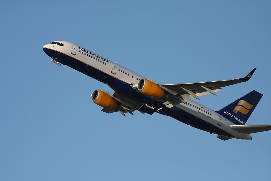 IMAGE: http://i31.photobucket.com/albums/c358/vectorcafe/AIRCRAFT/WEB03.jpg