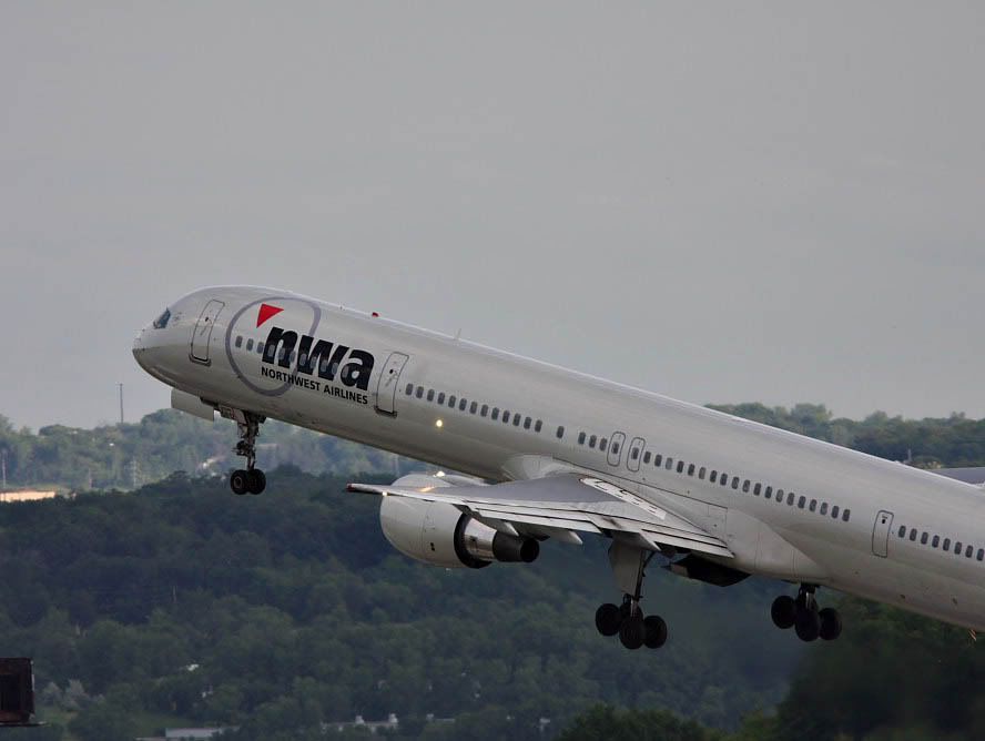 IMAGE: http://i31.photobucket.com/albums/c358/vectorcafe/AIRCRAFT/_0668.jpg