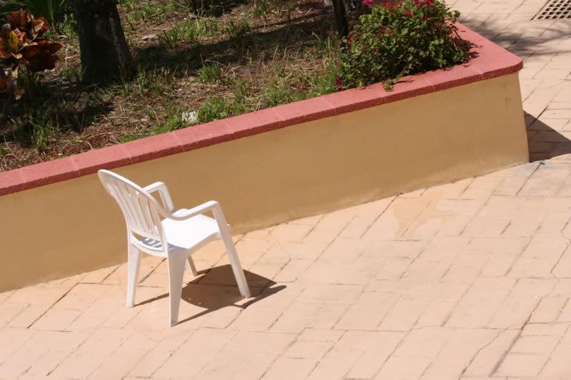 IMAGE: http://i31.photobucket.com/albums/c358/vectorcafe/sunny-6-three.jpg