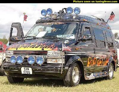 pics-med-9910-362472-chevy-custom-astro-van1.jpg