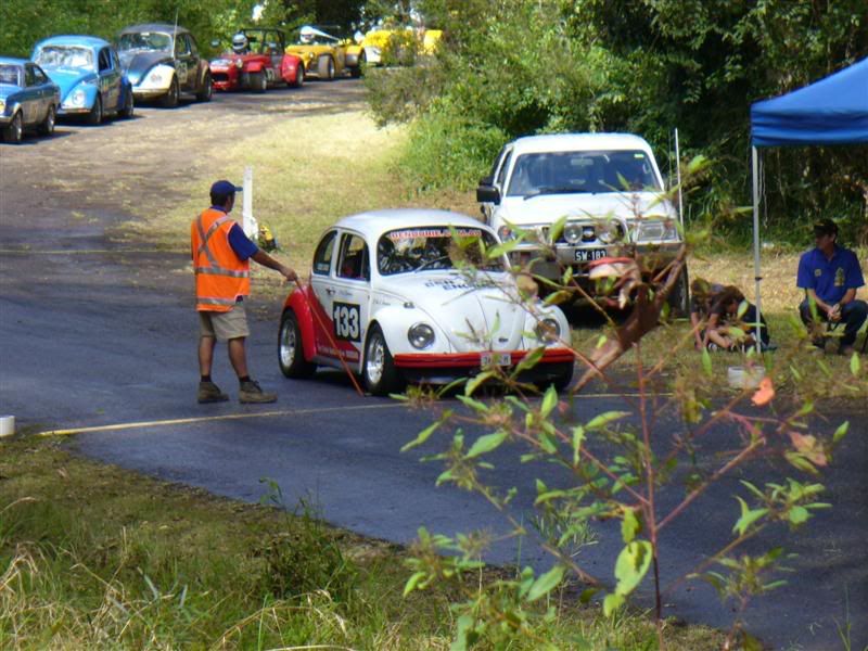 http://i31.photobucket.com/albums/c365/dumone/Kempsey%20hillclimb/P1040084Medium.jpg