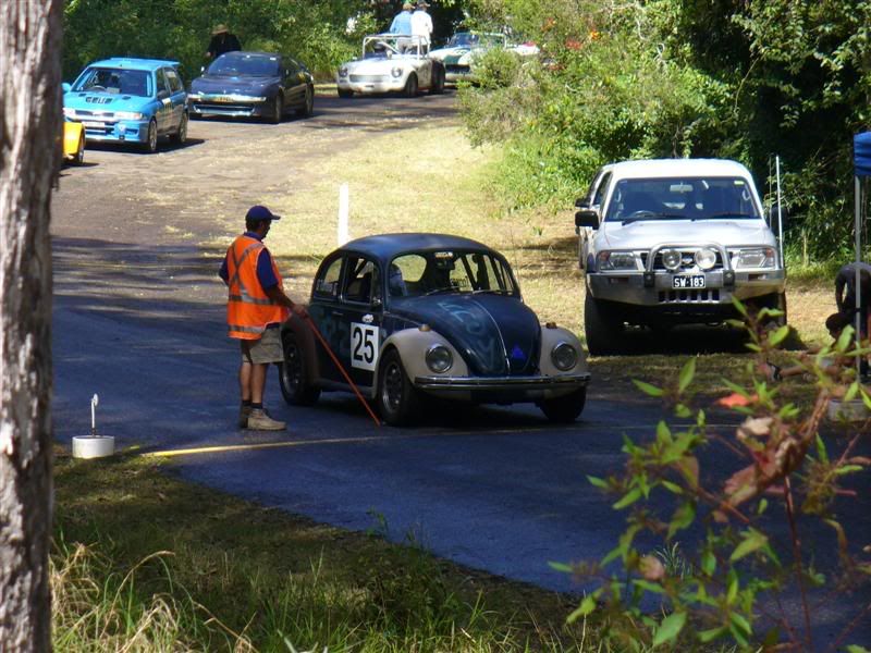 http://i31.photobucket.com/albums/c365/dumone/Kempsey%20hillclimb/P1040092Medium.jpg