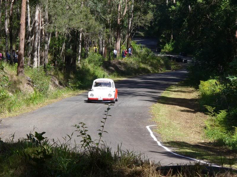 http://i31.photobucket.com/albums/c365/dumone/Kempsey%20hillclimb/P1040096Medium.jpg