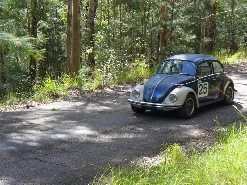 http://i31.photobucket.com/albums/c365/dumone/Kempsey%20hillclimb/P1040117Medium.jpg