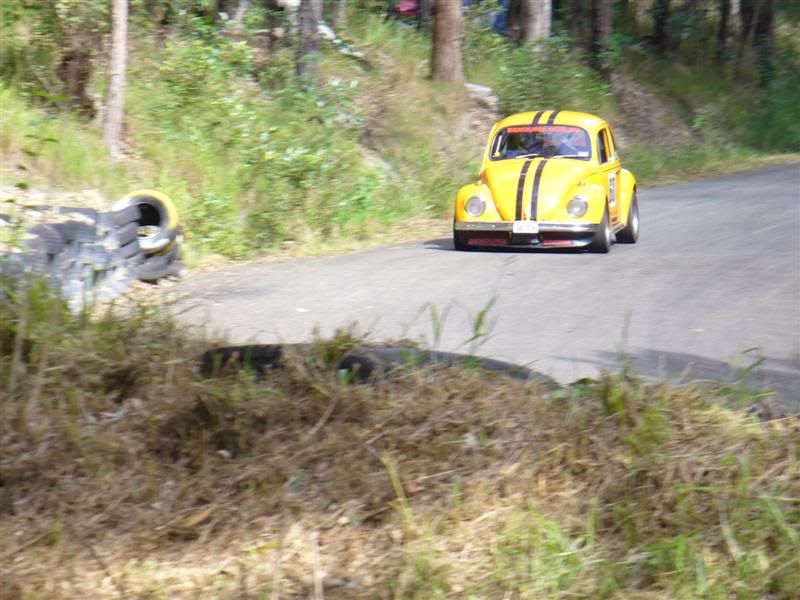 http://i31.photobucket.com/albums/c365/dumone/Kempsey%20hillclimb/P1040123Medium.jpg