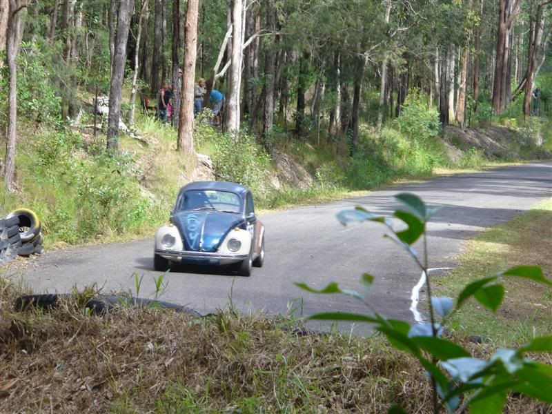 http://i31.photobucket.com/albums/c365/dumone/Kempsey%20hillclimb/P1040137Medium.jpg