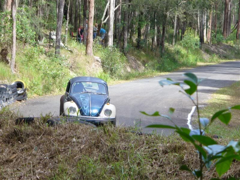 http://i31.photobucket.com/albums/c365/dumone/Kempsey%20hillclimb/P1040138Medium.jpg