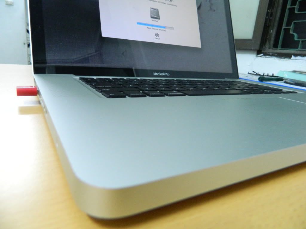 MacBook Pro MB471 15''4 T9550 2.66Ghz 6MB cache , 4GB 250GB Dual Vga , 98% ,xtay usa - 5