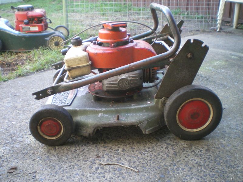 [Linked Image from i31.photobucket.com]