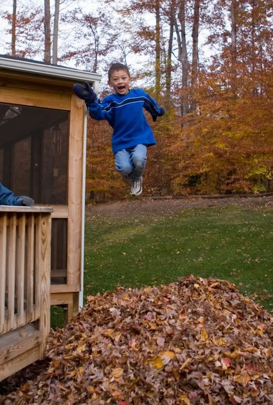 IMAGE: http://i31.photobucket.com/albums/c379/sbastian/Greghanging1.jpg