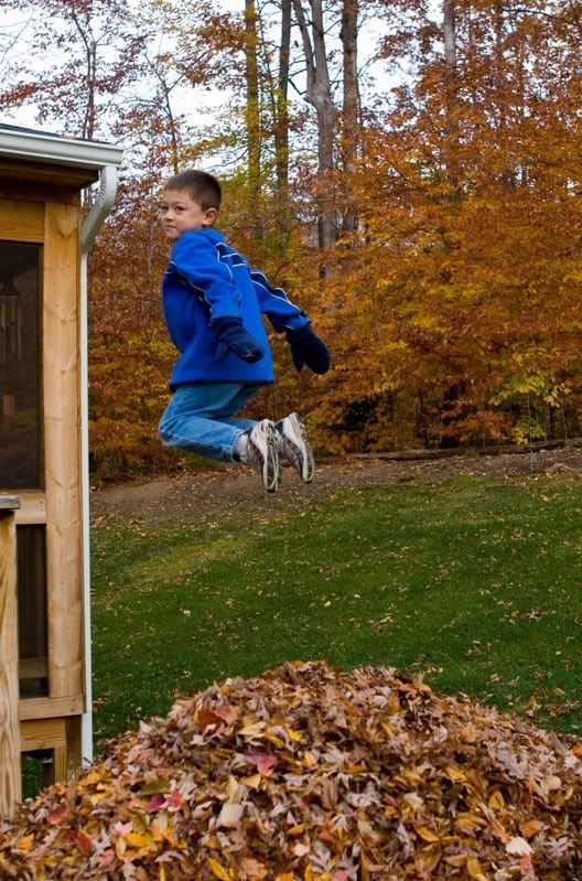 IMAGE: http://i31.photobucket.com/albums/c379/sbastian/Greghanging2.jpg