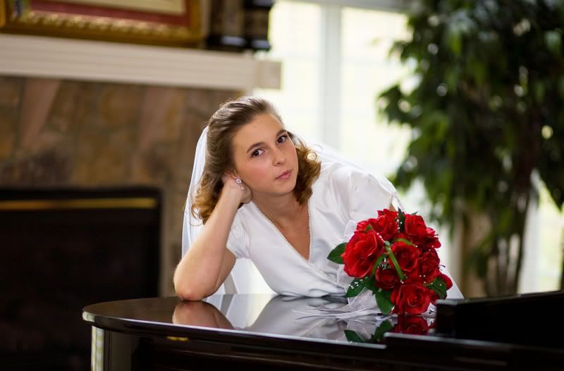 IMAGE: http://i31.photobucket.com/albums/c379/sbastian/IMG_0176_Piano.jpg