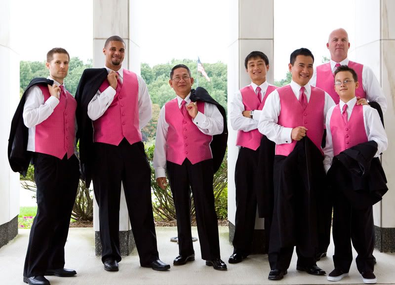IMAGE: http://i31.photobucket.com/albums/c379/sbastian/IMG_0688_Groommen.jpg
