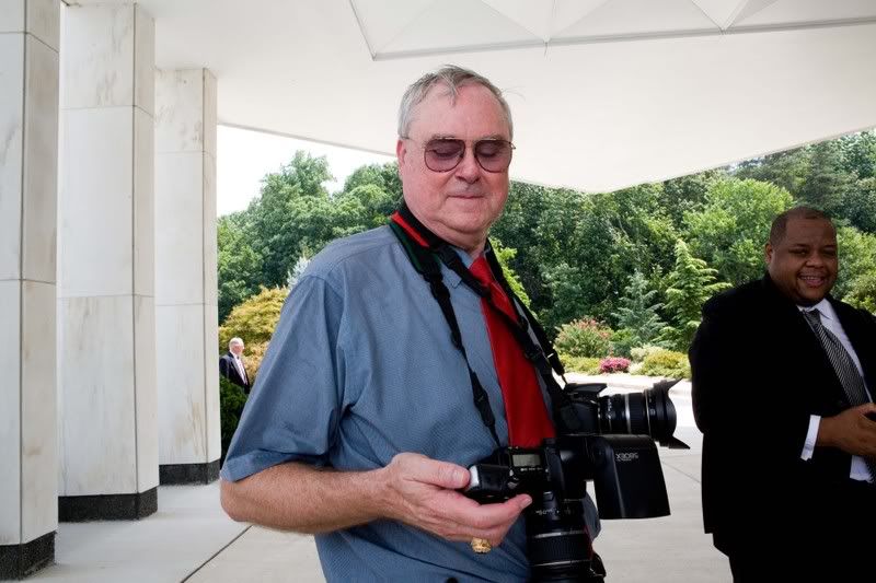 IMAGE: http://i31.photobucket.com/albums/c379/sbastian/IMG_6800_JimAshew.jpg