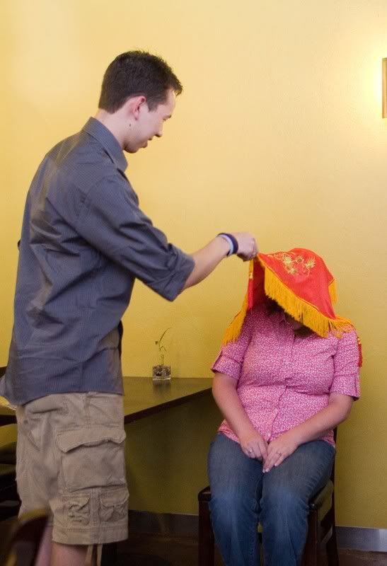 IMAGE: http://i31.photobucket.com/albums/c379/sbastian/IMG_6951BrandonSarahShoots1.jpg