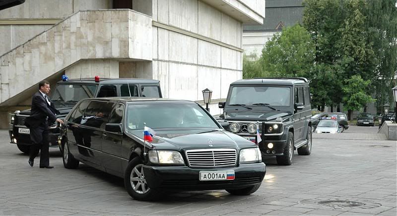 Chief Among These Is The W140 SClass MercedesBenz Black and Grey'95 S500