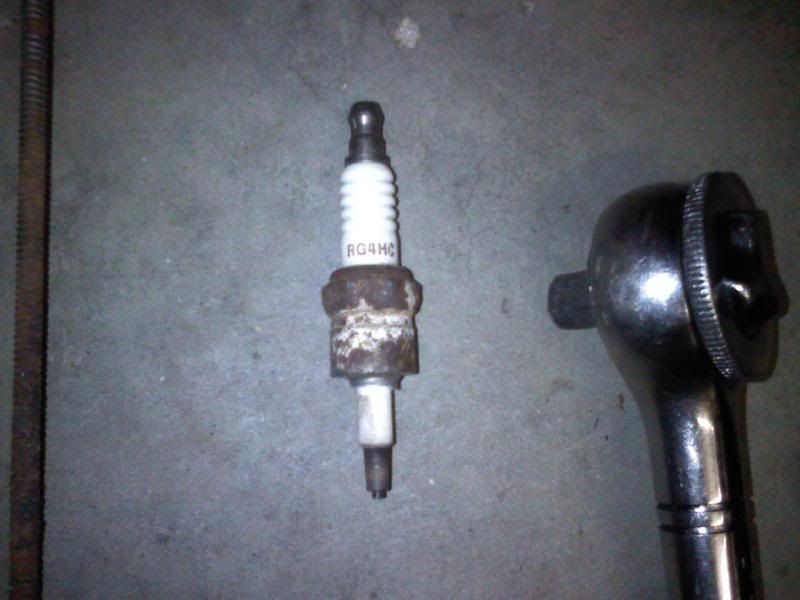 spark plug broke off in horizontal cylinder head Ducati.ms The