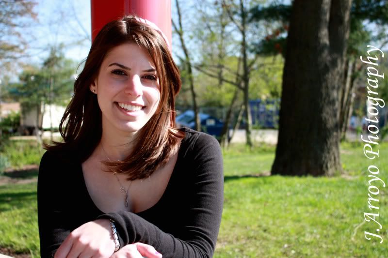 IMAGE: http://i31.photobucket.com/albums/c387/jonarroyo/katie_rowan1.jpg