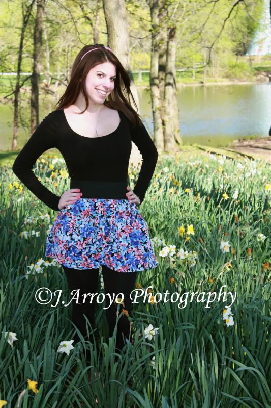 IMAGE: http://i31.photobucket.com/albums/c387/jonarroyo/katie_rowan3.jpg