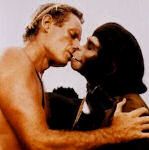 Taylor-Zira-Kiss_zps1wwiuxsm.jpg