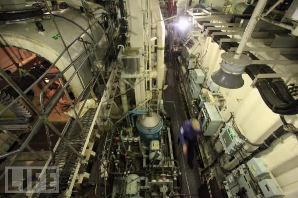 engineroom2.jpg