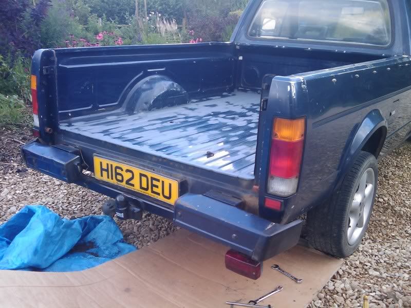 and after i removed bumpers (towbar was on the same bolts):
