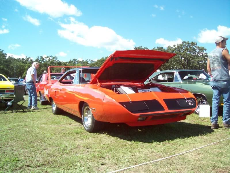 1970PlymouthRoadRunnerSuperbird.jpg