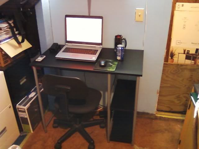 Computerdesk.jpg