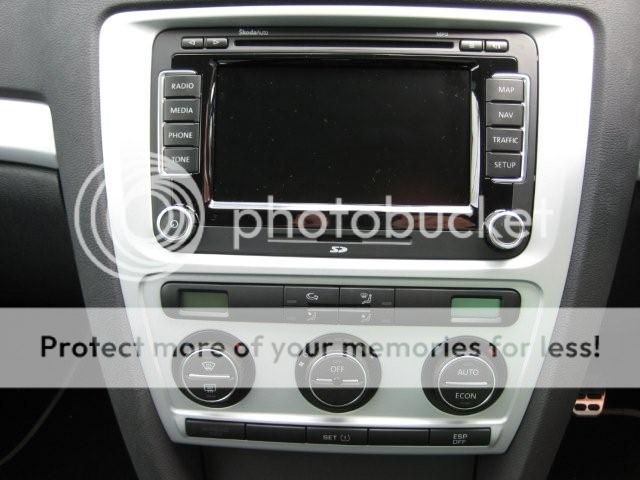 Columbus headunit surround - Skoda Octavia Mk II (2004 - 2013) - BRISKODA