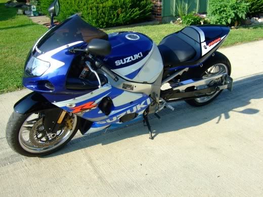 01 gsxr 1000 12