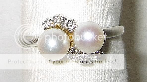 Cultured Pearl & Diamond Womans Ring. Beautiful twin 6mm cultured 